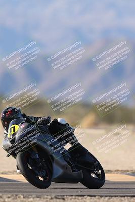 media/Dec-07-2025-CVMA (Sun) [[3e7d2de5dc]]/Race 12- Formula 40 MW and LW/